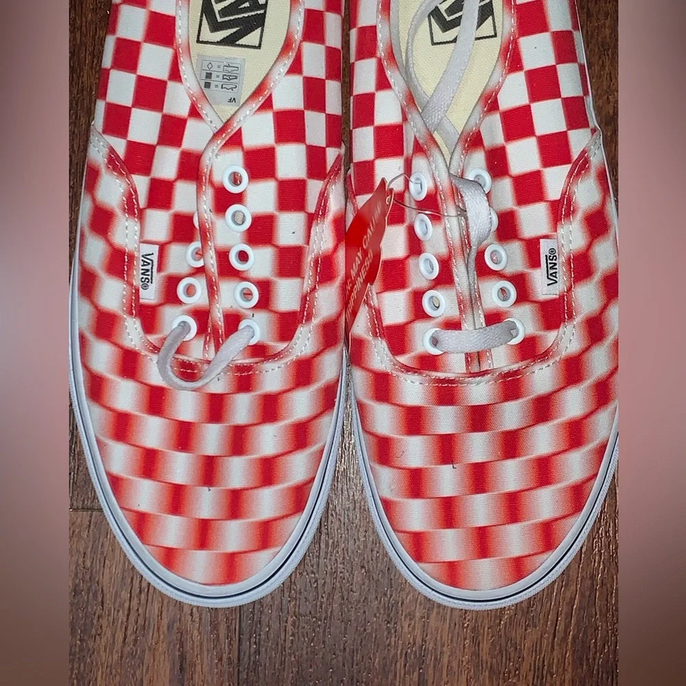 Vans - Picture 2 of 10